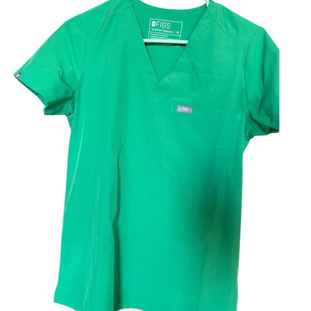 SOLD Figs Green Scrub set